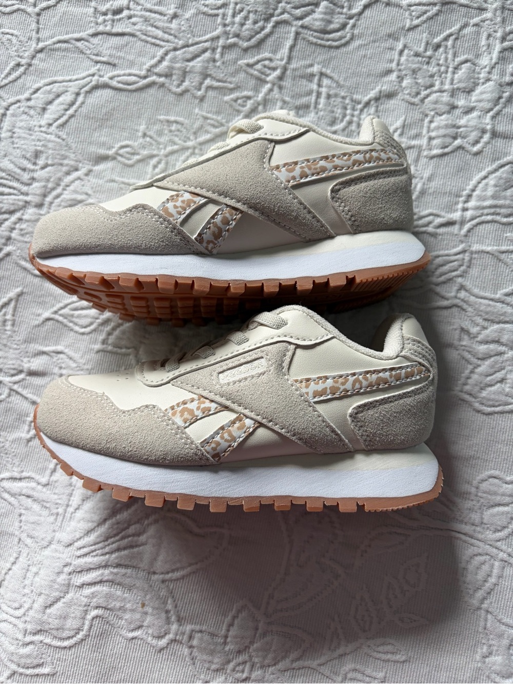 Kids Reebok toddler girl 10 new Neutral Beige Retro Runner Sneakers
